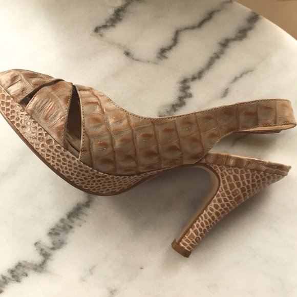 Chic leather sling back, with a European feel.Purchased at Harrods London - Picture 2 of 6